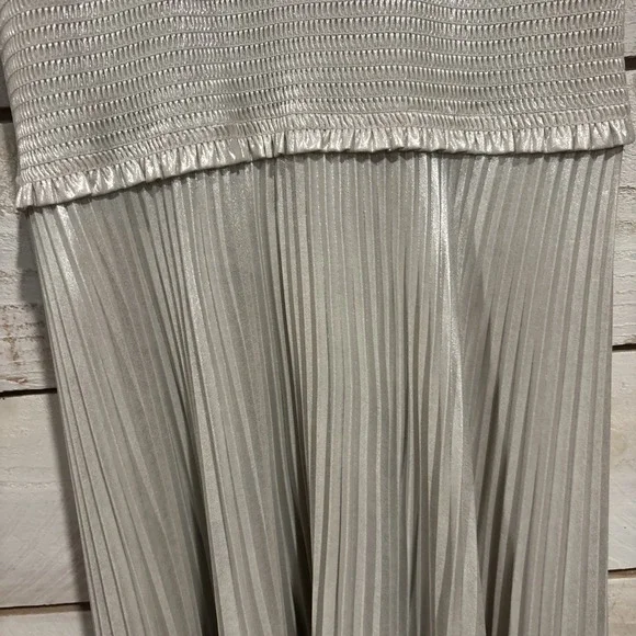 A.L.C Weston Pleated Midi Cocktail Dress Sz 6 Silver Metallic Sleeveless - Picture 9 of 11